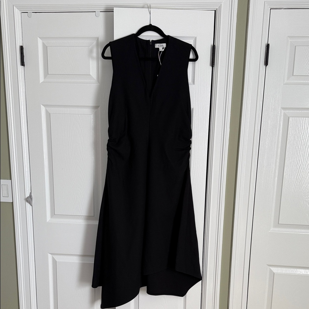 COS Black Sleeveless V-Neck High-Low Dress